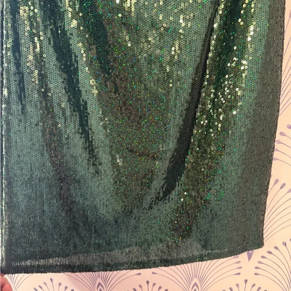 Emerald Green Sequin Bodycon Dress with Cut-Out - Picture 7 of 8